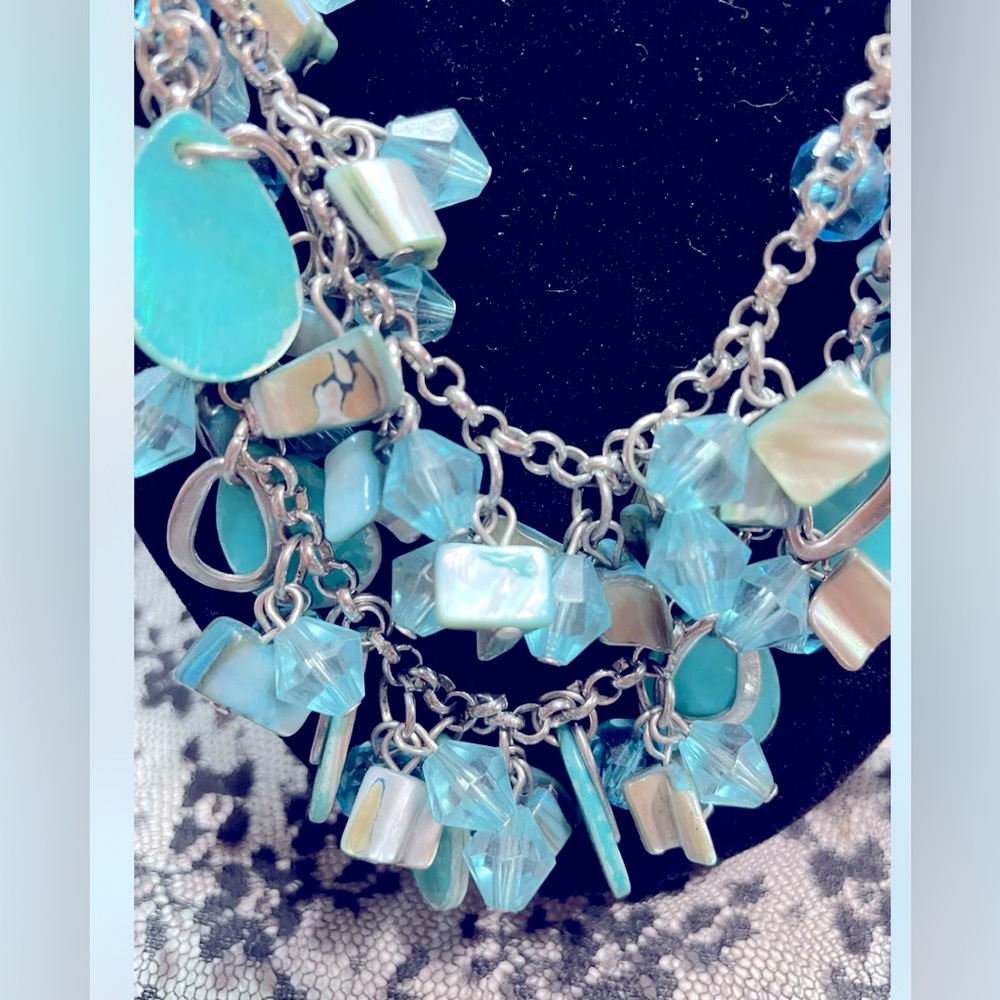🌺🌸🌼silver tone chain necklace with turquoise cluster beads - Picture 3 of 6